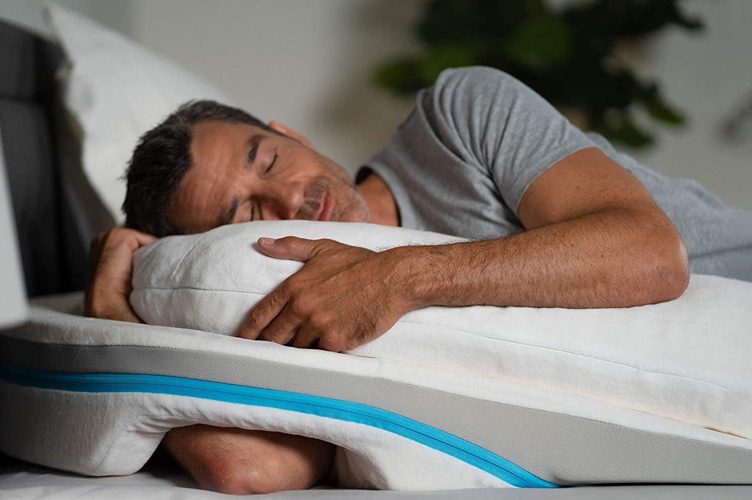 5 Pillows Designed for Side Sleeping, help reduce snoring and sleep apnea